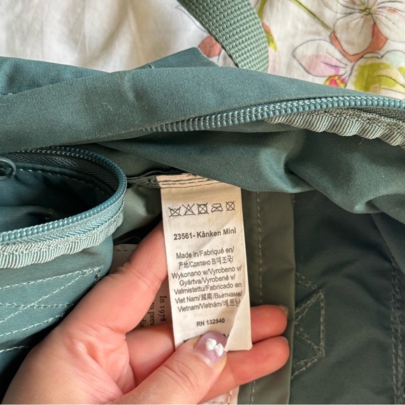 Kånken Mini 664 Frost Green - Picture 6 of 12